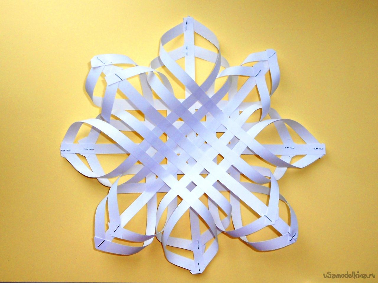 Снежный 3Д декор из бумаги