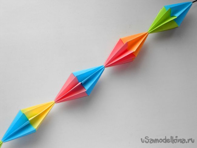Как сделать гирлянду из бумаги. Праздничные Оригами поделки